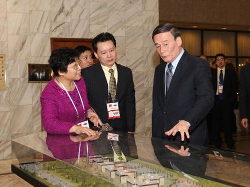 王岐山副总理视察格林伍德展台